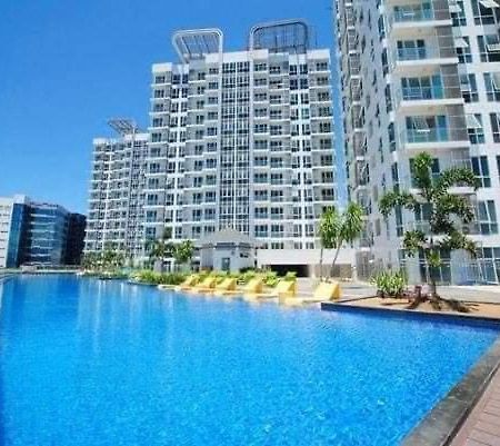 Mactan Newtown Beach Condo Lapu-Lapu City Esterno foto