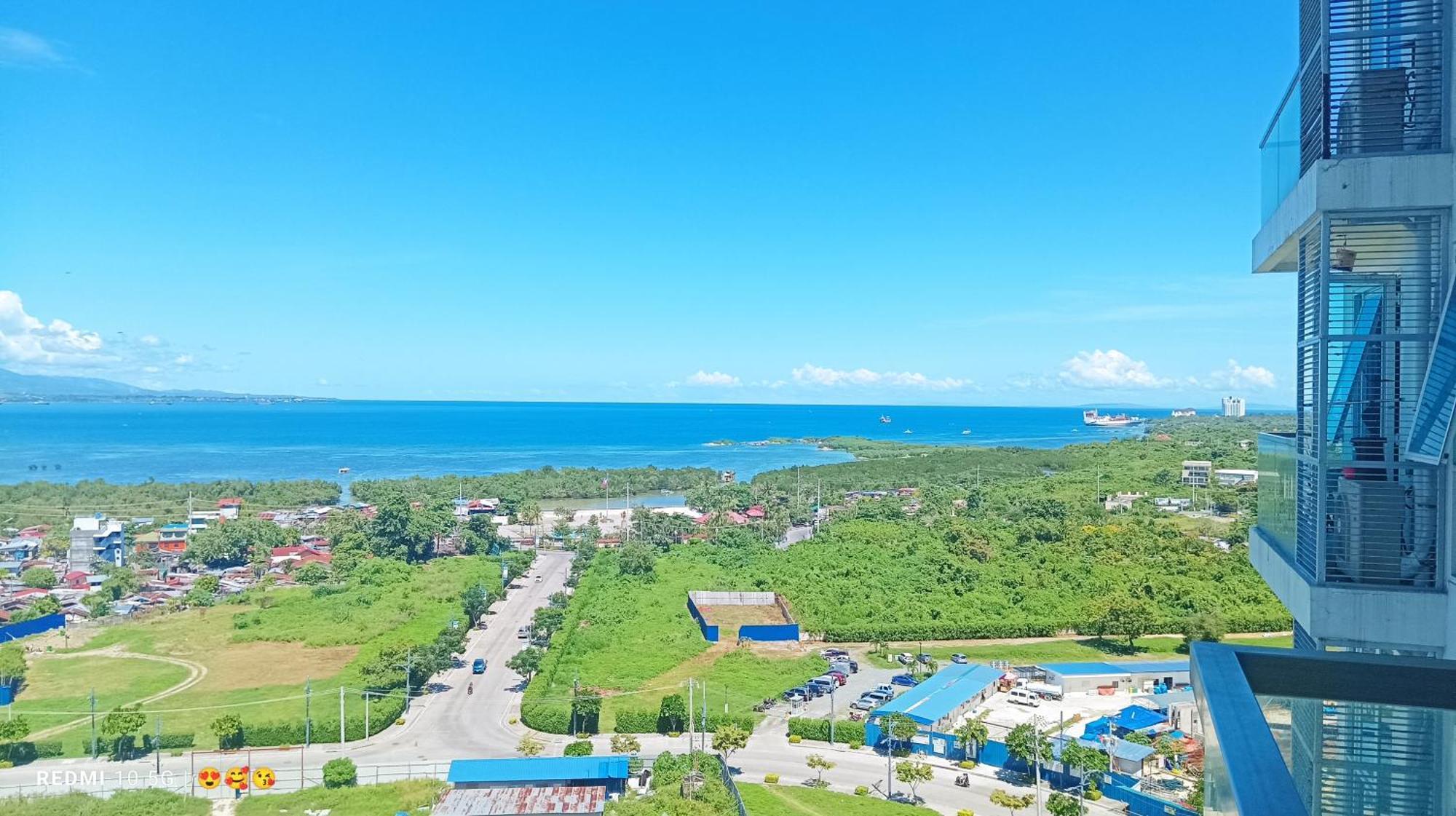 Mactan Newtown Beach Condo Lapu-Lapu City Esterno foto
