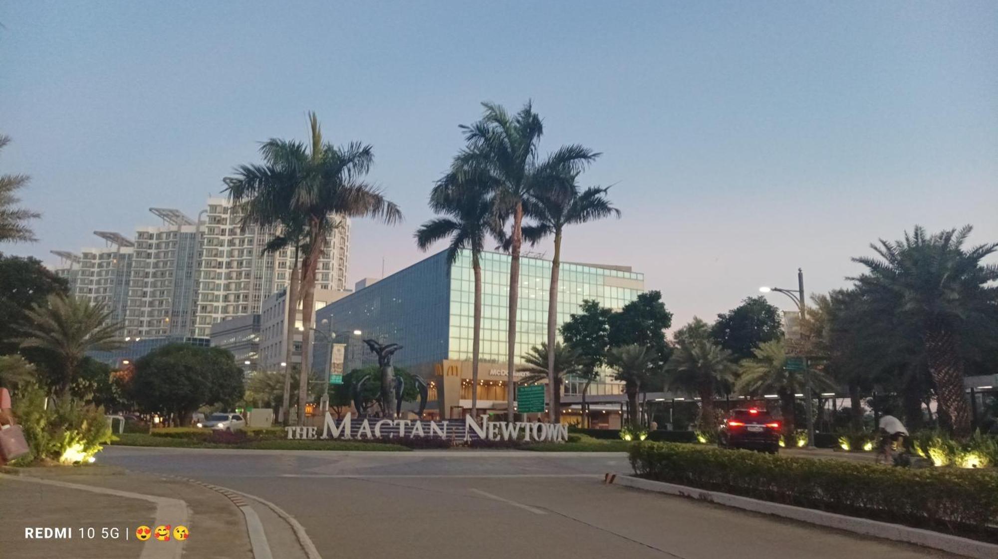 Mactan Newtown Beach Condo Lapu-Lapu City Esterno foto
