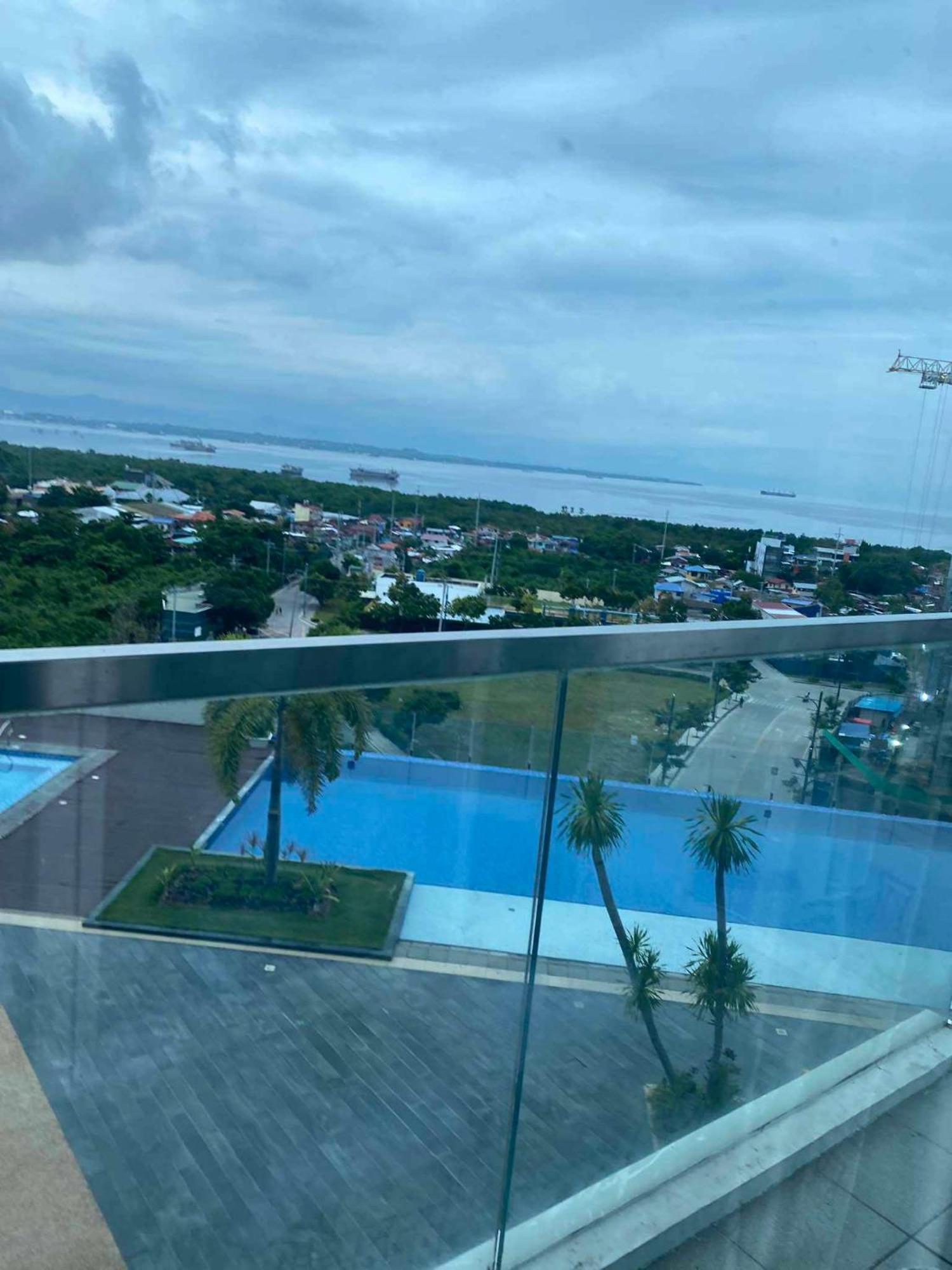 Mactan Newtown Beach Condo Lapu-Lapu City Esterno foto