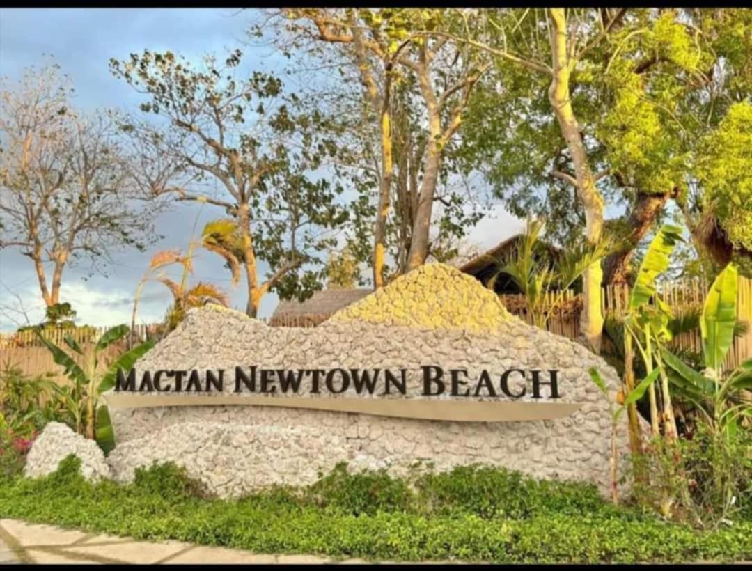 Mactan Newtown Beach Condo Lapu-Lapu City Esterno foto