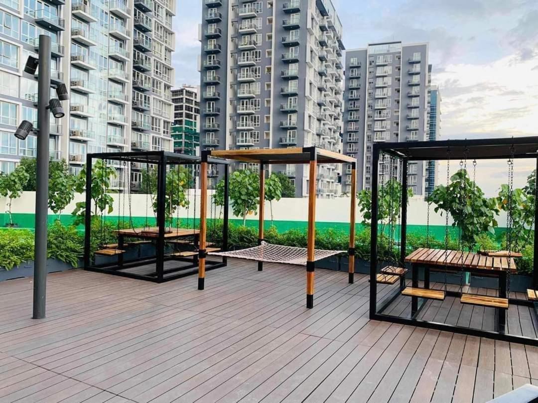 Mactan Newtown Beach Condo Lapu-Lapu City Esterno foto