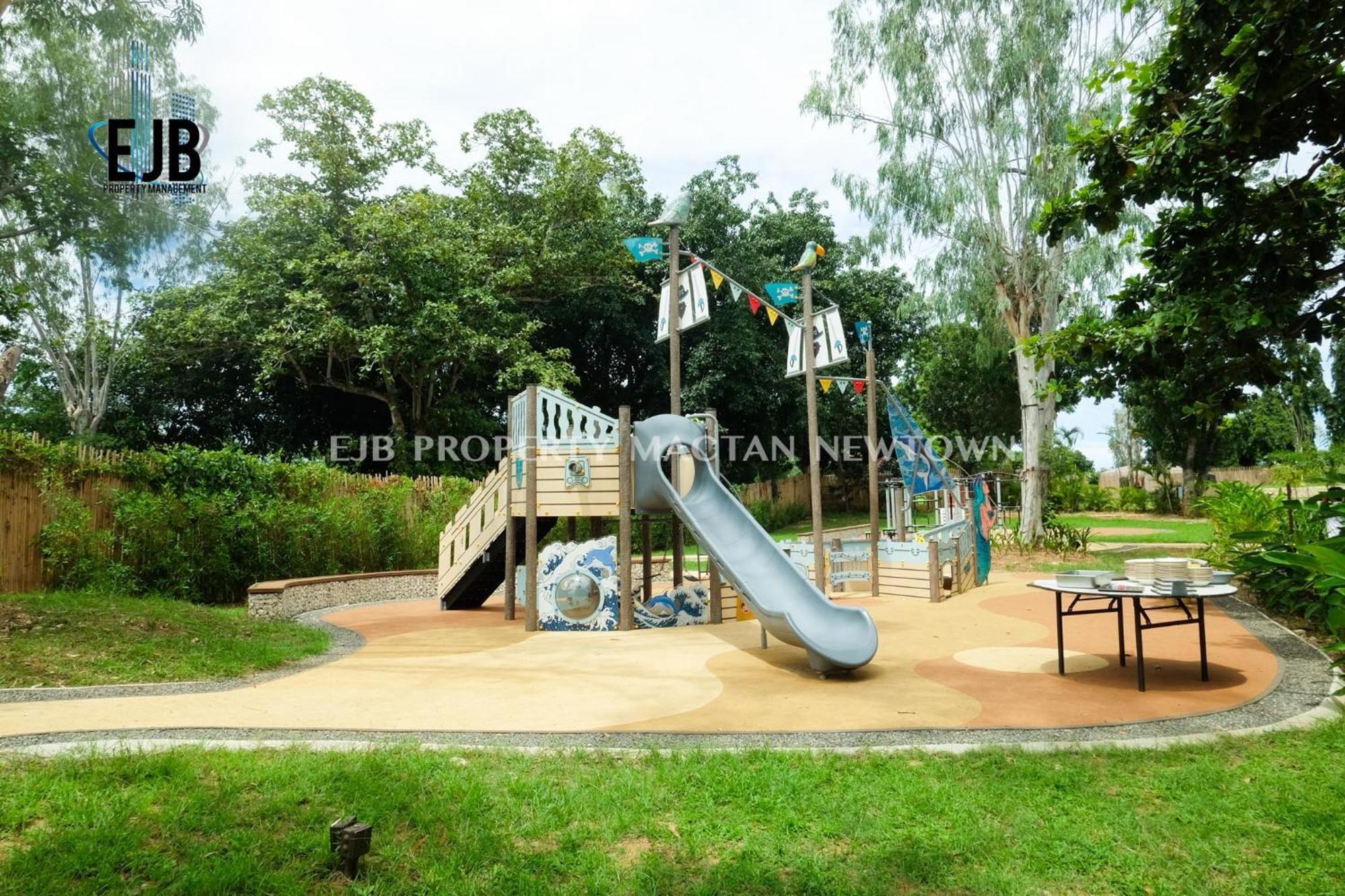 Mactan Newtown Beach Condo Lapu-Lapu City Esterno foto